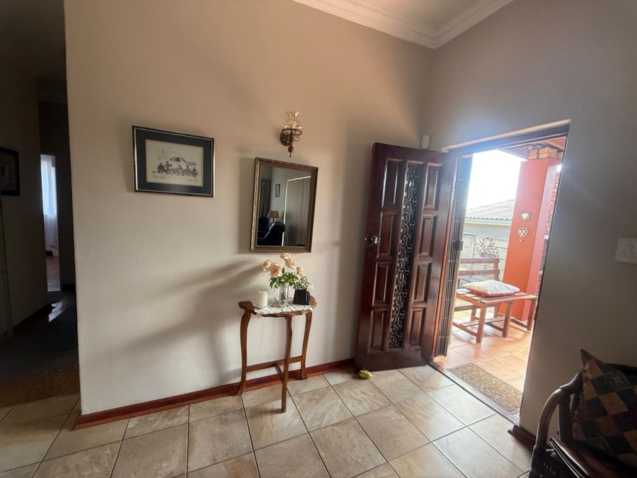 3 Bedroom Property for Sale in Heuwelkruin Eastern Cape